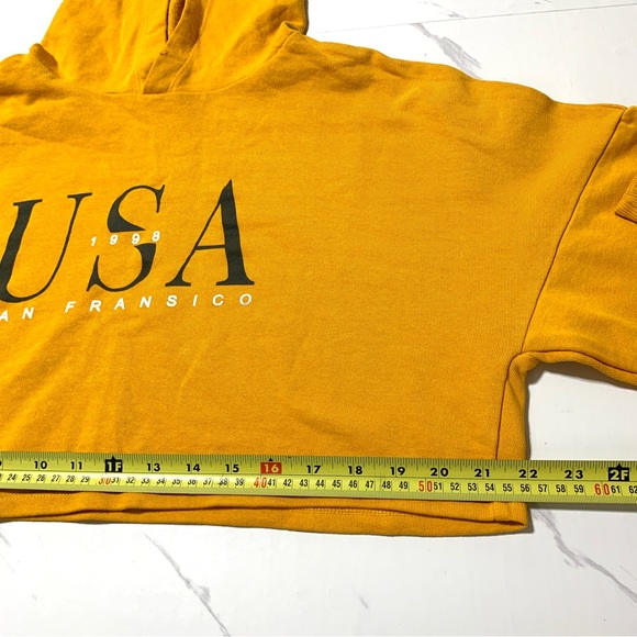 NWOT H&M Women’s Yellow Orange USA San Francisco Cropped Hoodie Size Small - Picture 10 of 10